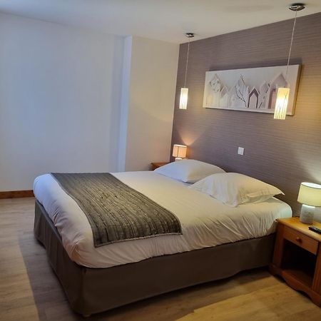 Hotel Saint-Pierre Понтарлие Екстериор снимка