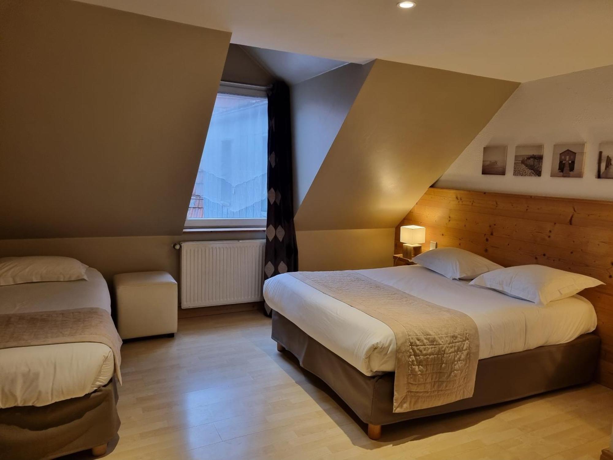 Hotel Saint-Pierre Понтарлие Екстериор снимка