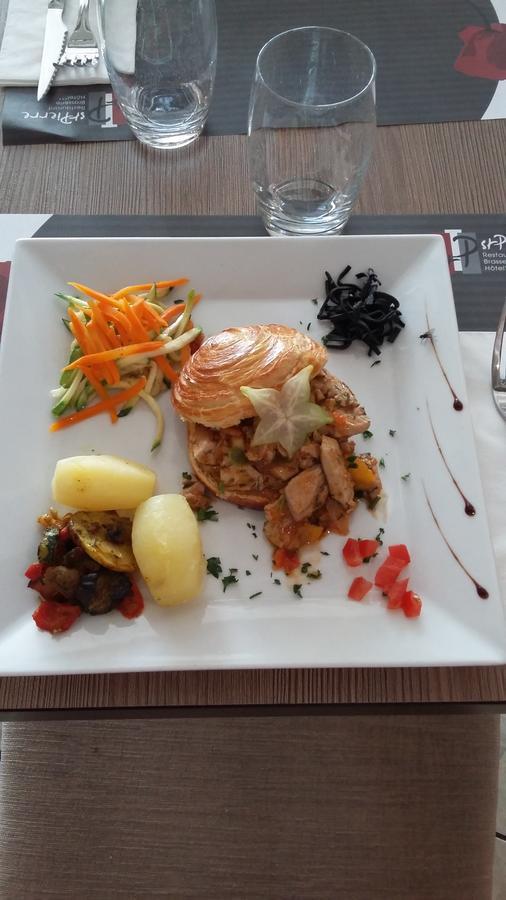 Hotel Saint-Pierre Понтарлие Екстериор снимка